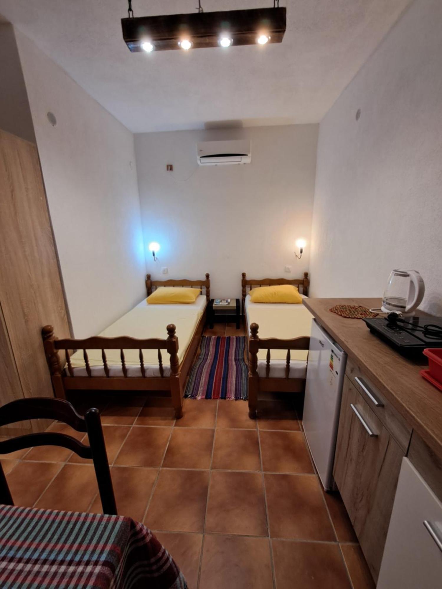 Apartments Lazarevic Сутоморе Номер фото