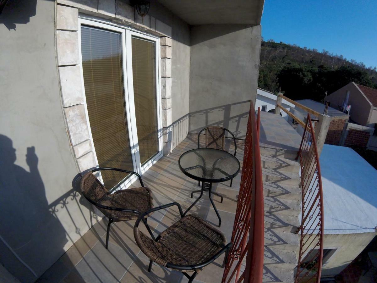 Apartments Lazarevic Сутоморе Екстер'єр фото