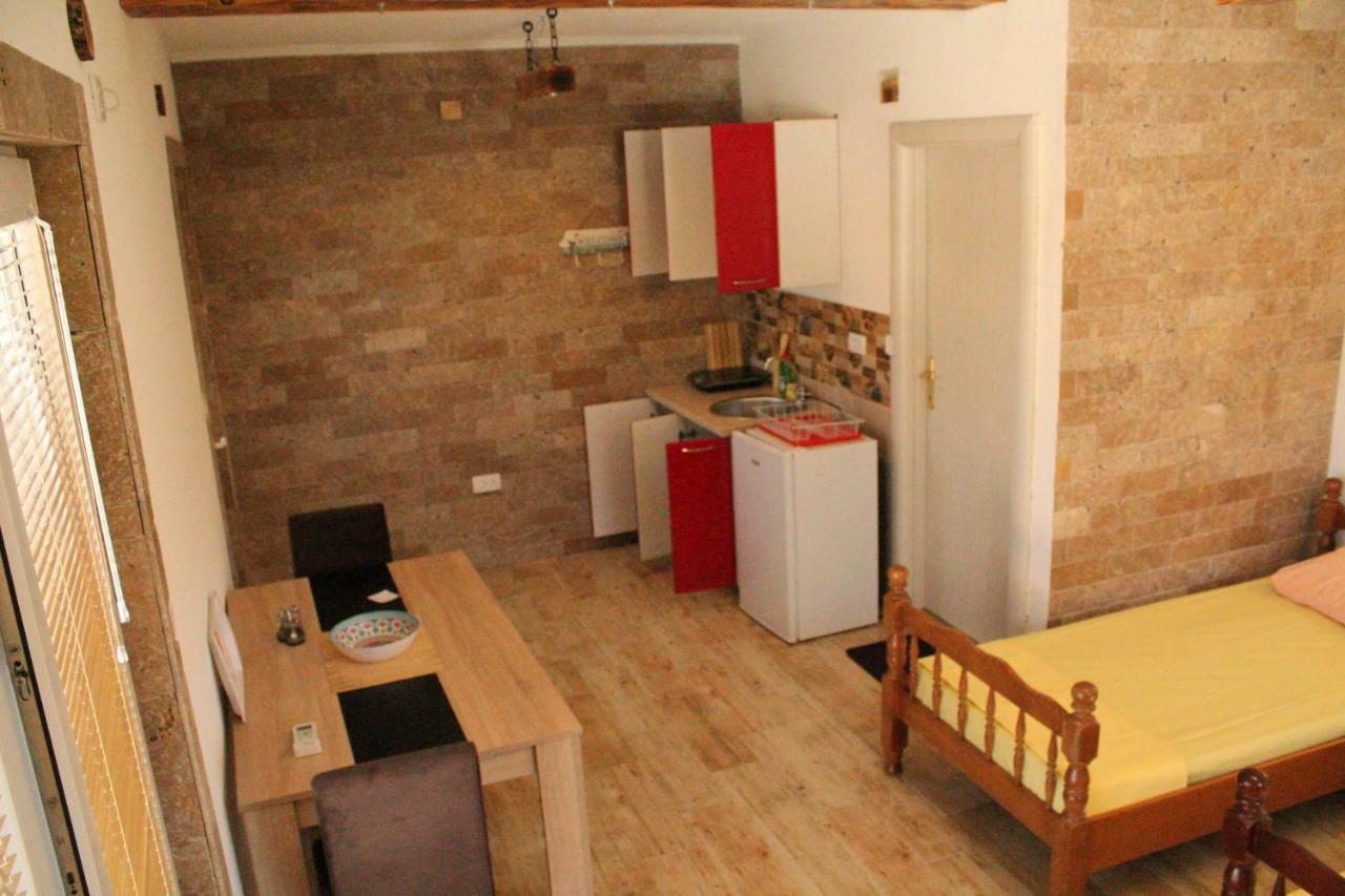 Apartments Lazarevic Сутоморе Екстер'єр фото