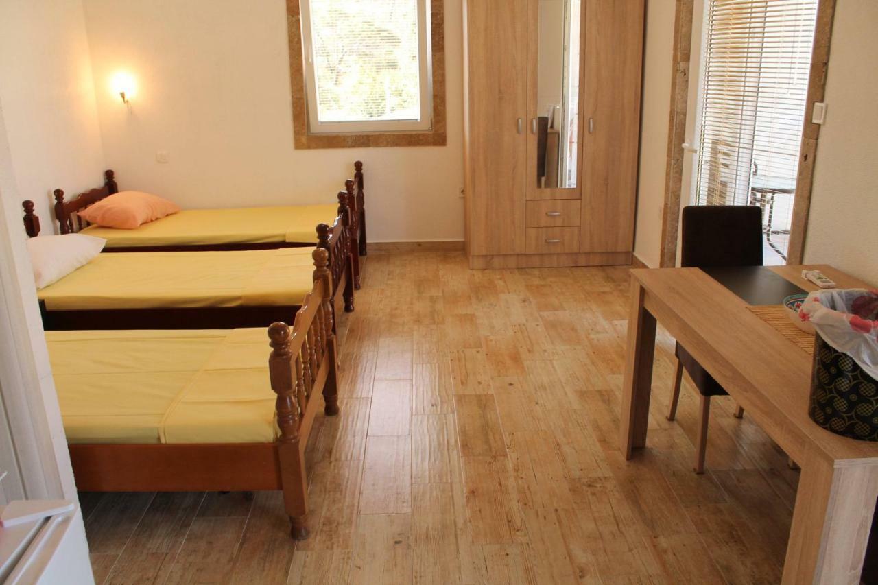 Apartments Lazarevic Сутоморе Екстер'єр фото